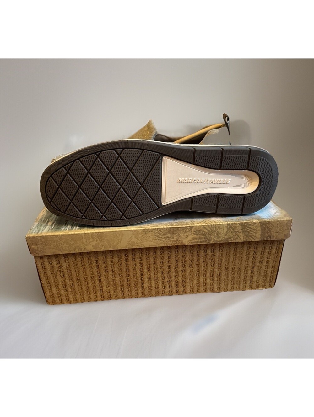 New In Box Margaritaville Marina Canvas Khaki Slip On Men’s Shoes Size 11.5 - Picture 4 of 5
